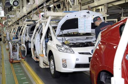 toyota-prius-production-line