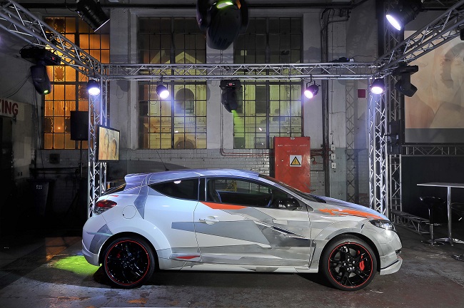 renault-megane-art-cars