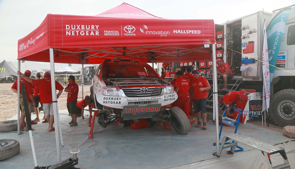 Toyota-Well-Placed-At-Halway-Point-2013-Dakar (3)