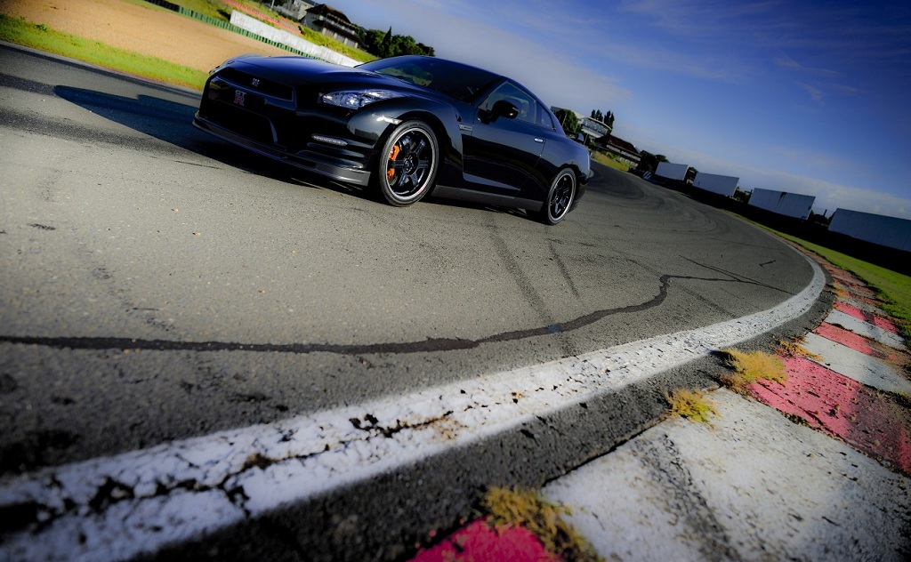 2013-Nissan-GT-R-Trackpack (3)