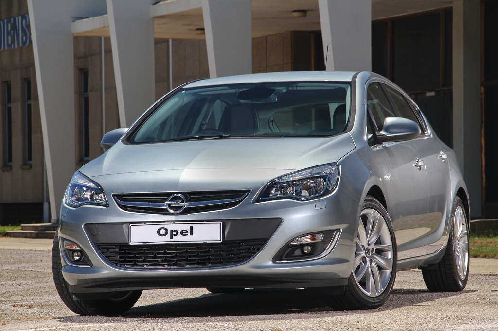 2013-Opel-Astra-Hatch (3)