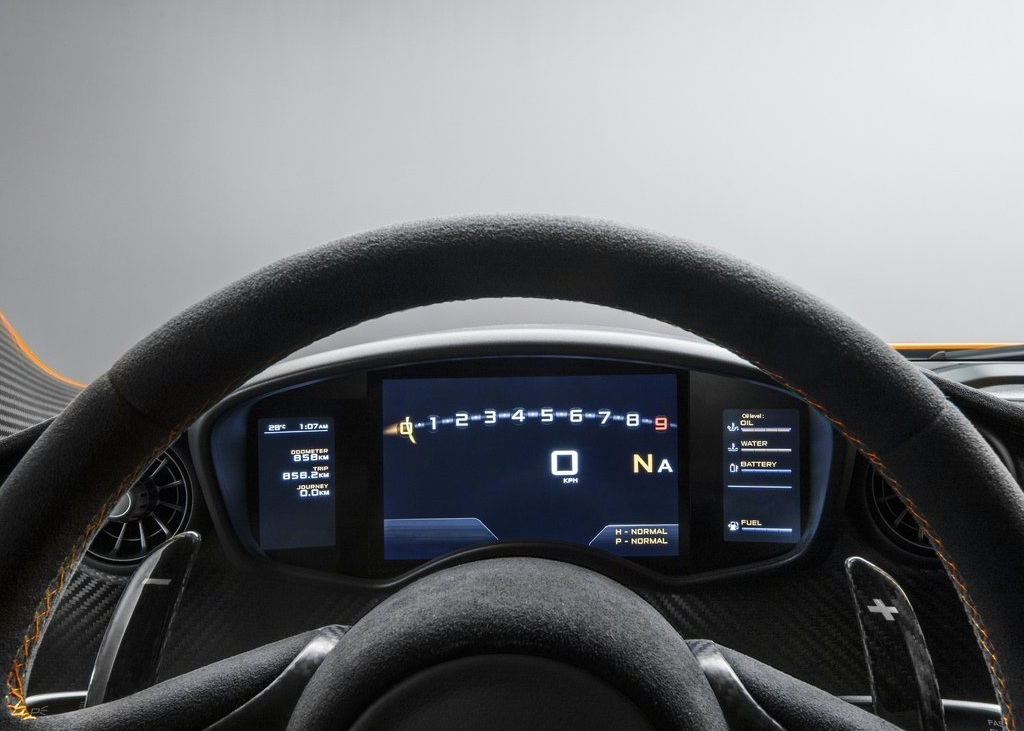 McLaren-P1-In-Bahrain (4)