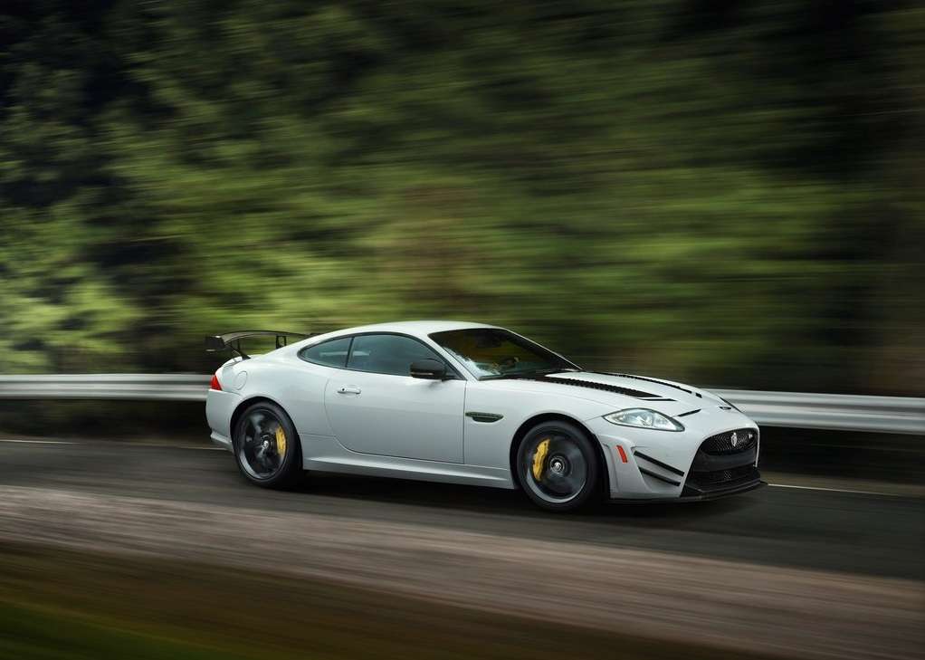 Jaguar-XKR-S-GT