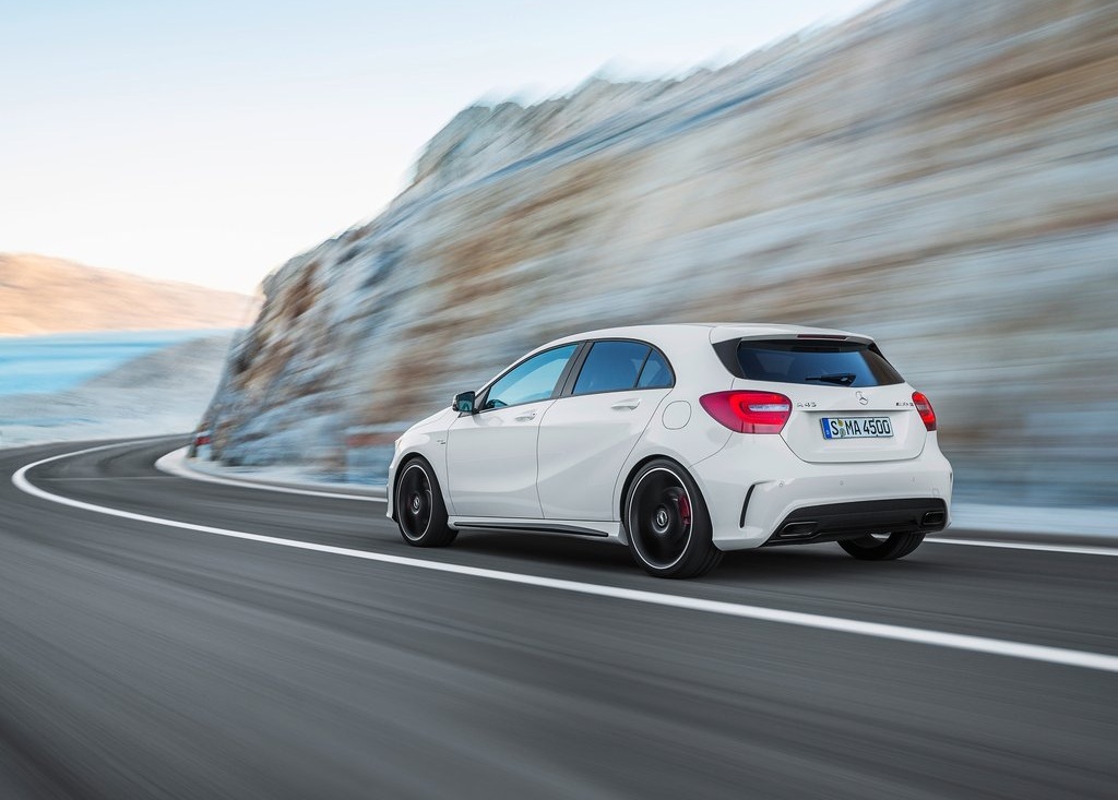 Mercedes-Benz-A45-AMG (6)