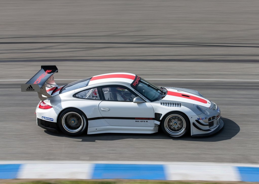 Porsche-911-GT3-R (1)