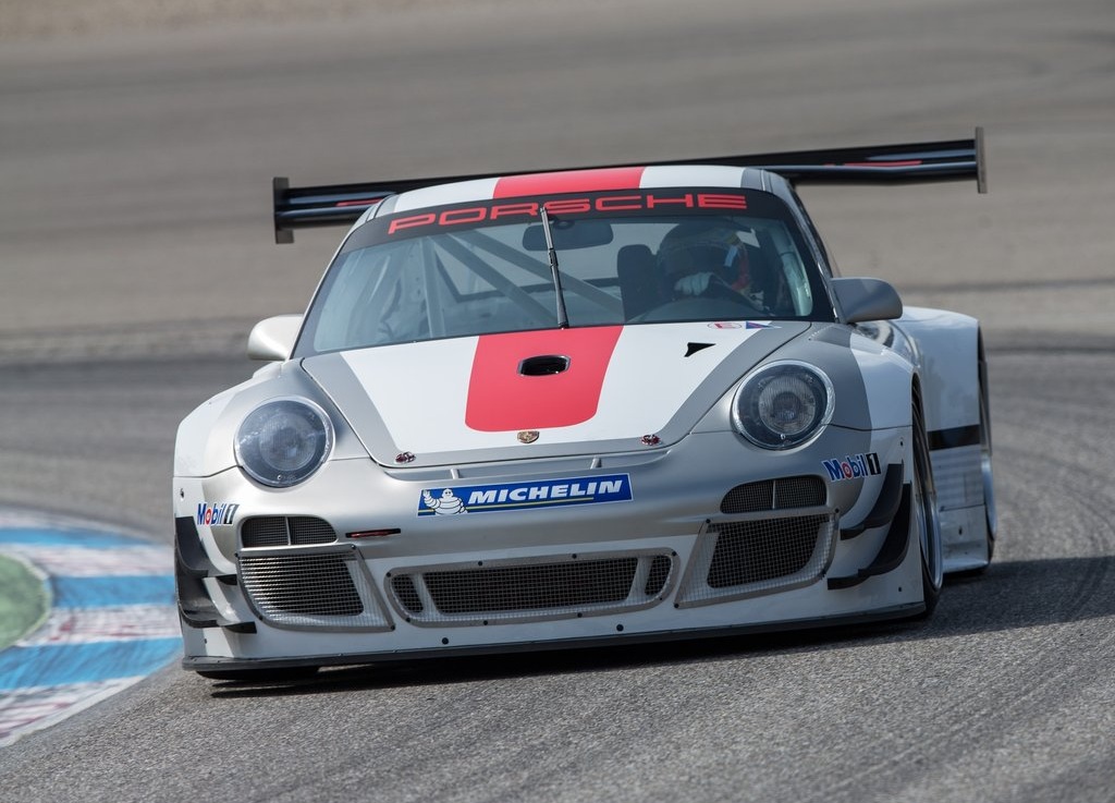 Porsche-911-GT3-R (4)
