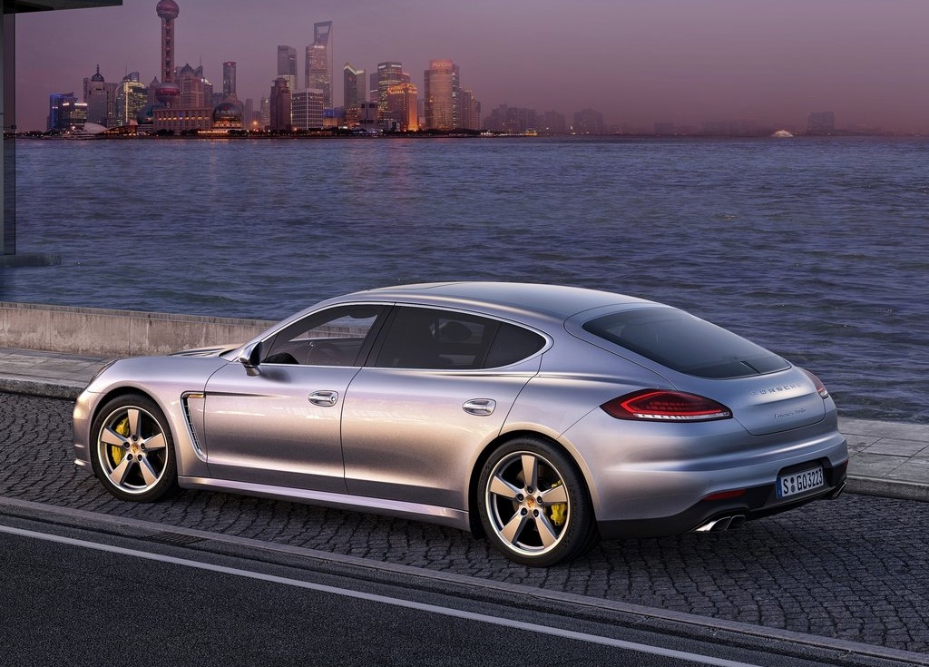 2013-Porsche-Panamera (2)