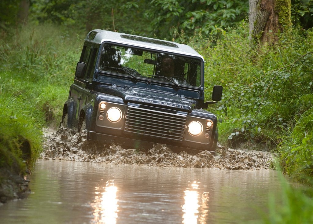 Land_Rover-Defender (1)