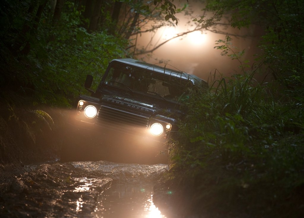 Land_Rover-Defender (2)