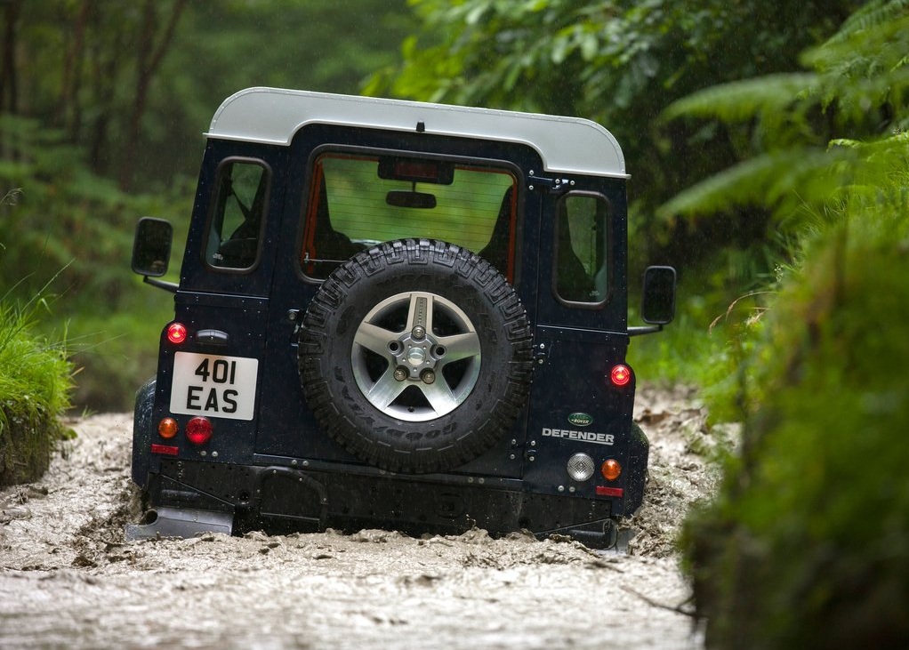 Land_Rover-Defender (3)