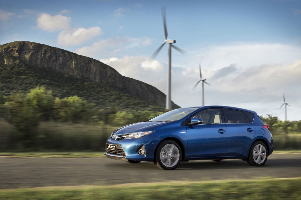 Toyota-Auris-HSD (1)
