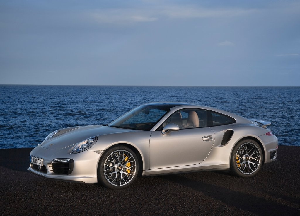 2013-Porsche-911-Turbo-S (5)