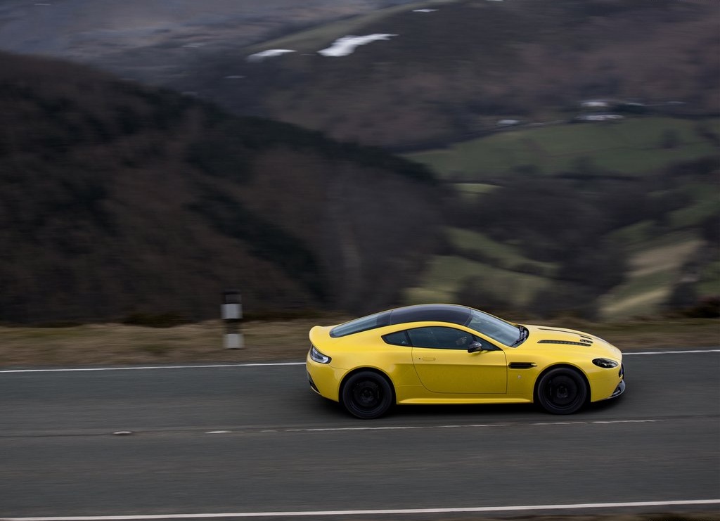 Aston-Martin-V12-Vantage-S (3)