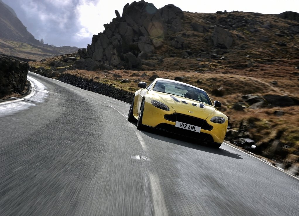 Aston-Martin-V12-Vantage-S (5)