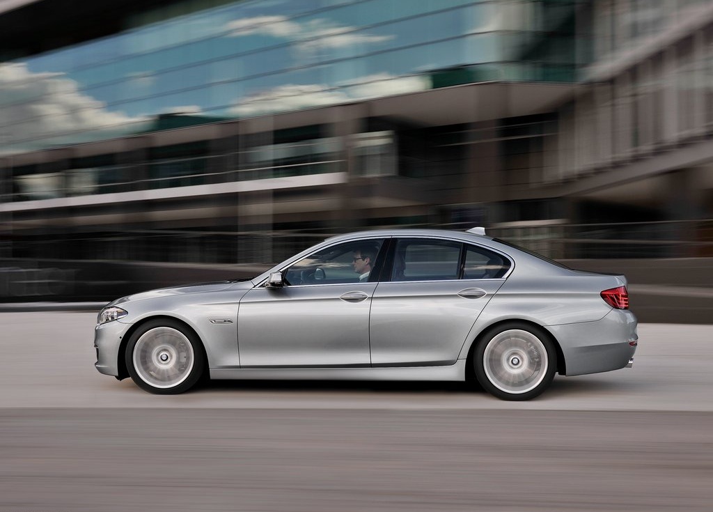 BMW-5-Series(3)