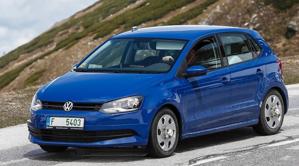 New-Volkswagen-Polo-Spied (1)