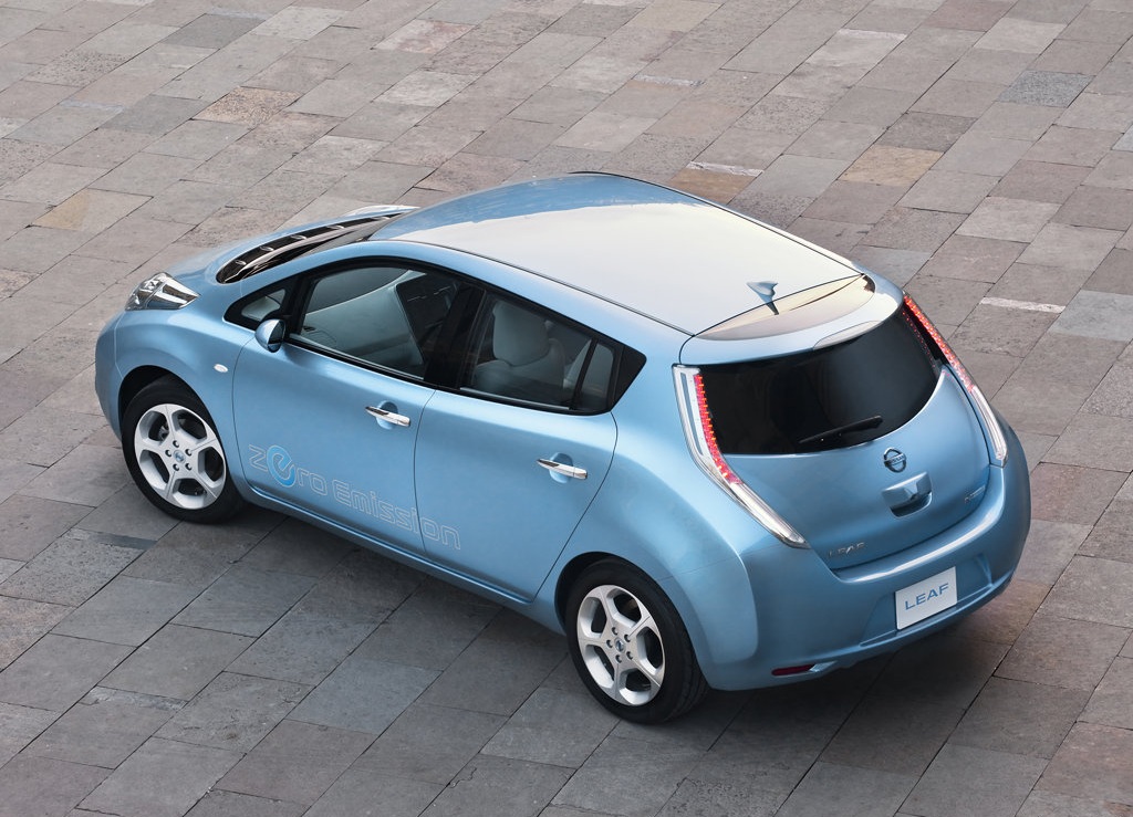 Nissan-LEAF (2)