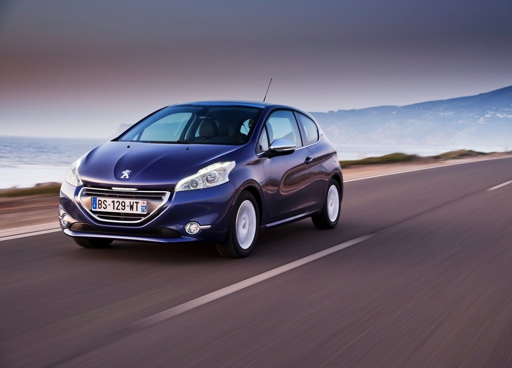 Peugeot-208-Economy-Run (5)