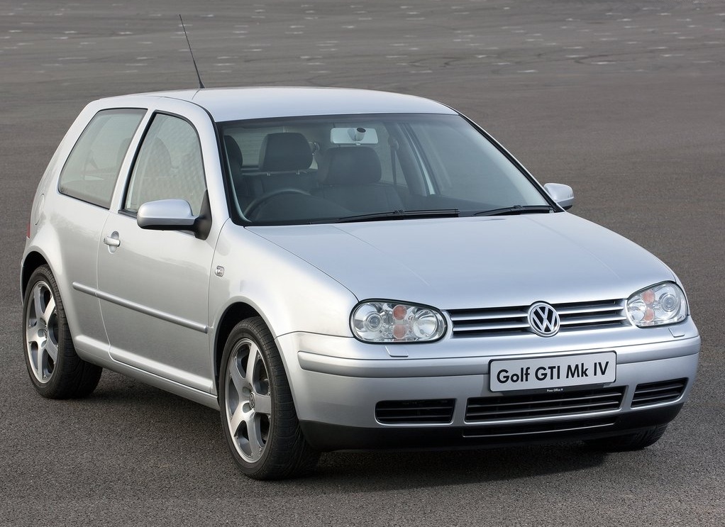 30-millionth-VW-Golf (2)
