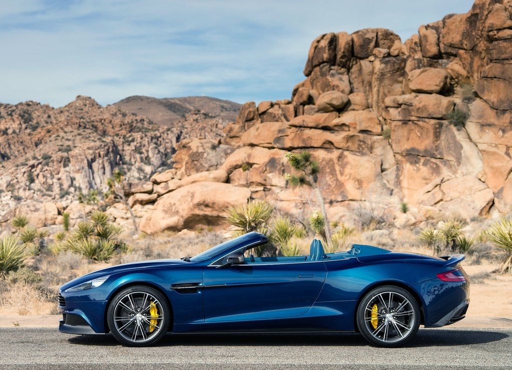 Aston-Martin-Vanquish-Volante (4)