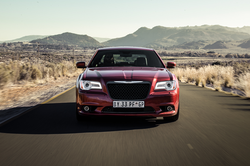 Chrysler-300C-SRT8 (5)