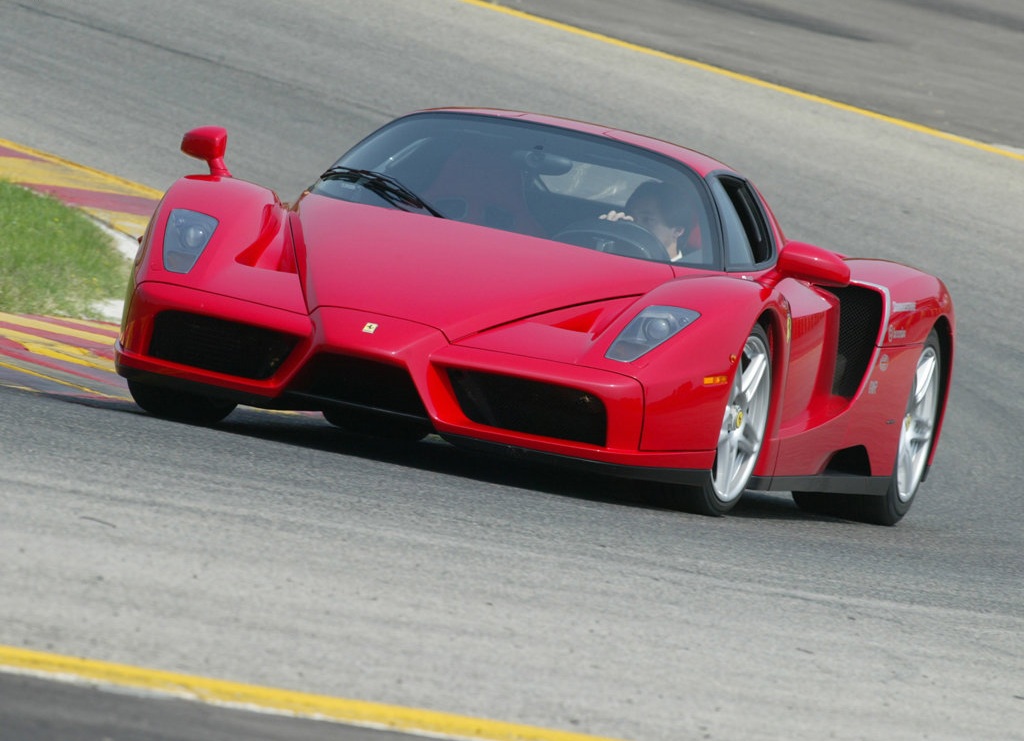 Ferrari-Enzo (1)