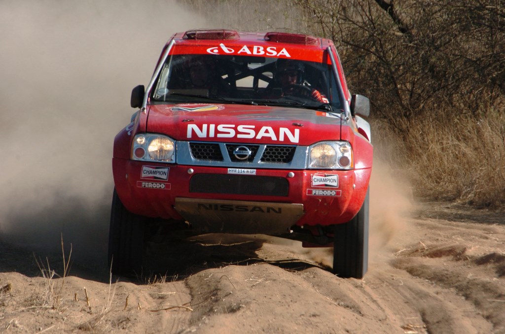 Racing Nissan NP300 Hardbody
