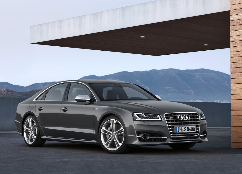 Audi-S8 (1)
