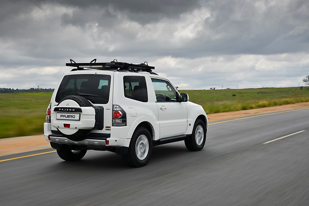 mitsubishi-pajero-swb (4)