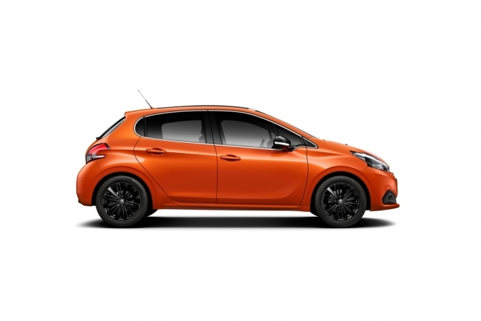 Peugeot 208 (3)