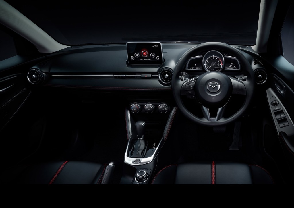 Mazda2 (5)