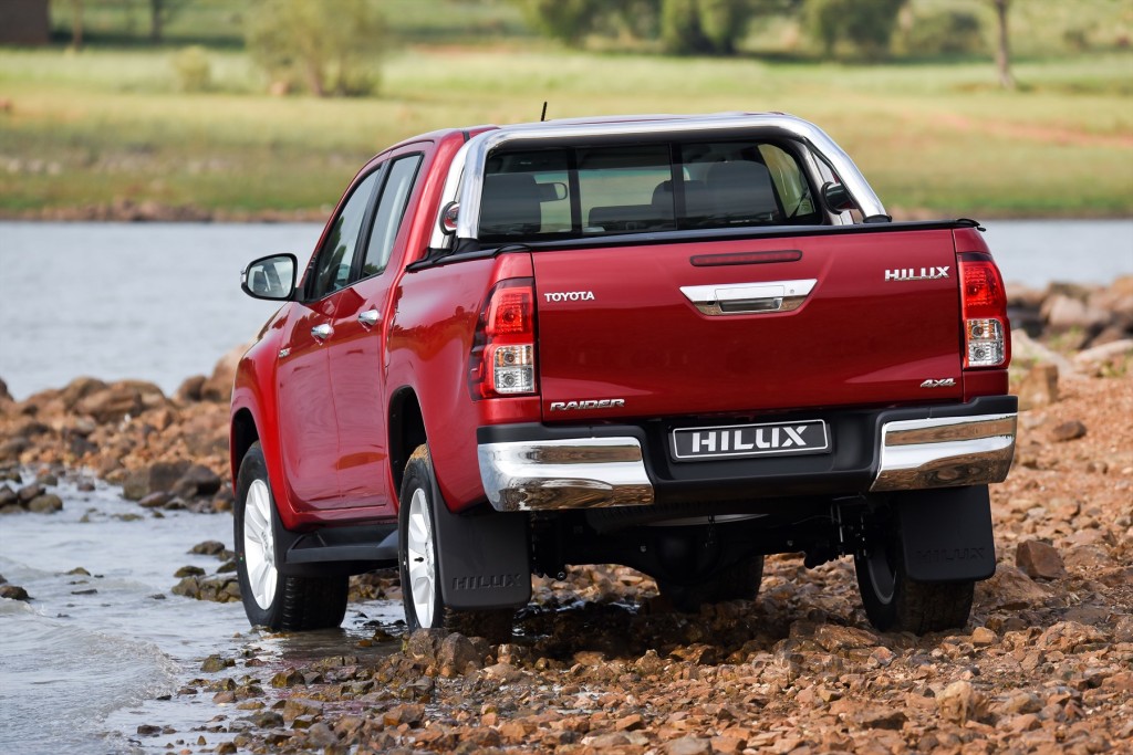 Toyota Hilux 2016 (2)