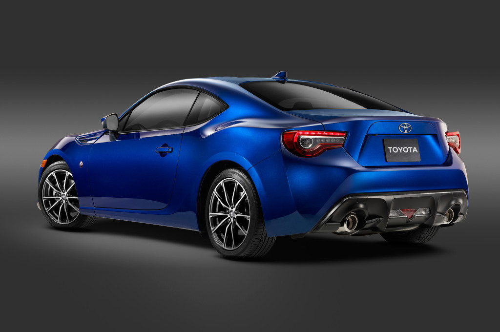 2017-Toyota-86-rear-three-quarter