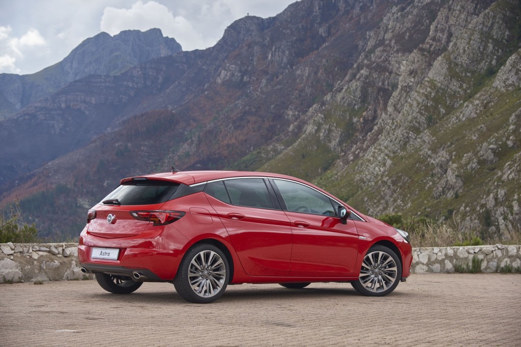 Opel Astra Sport (3)