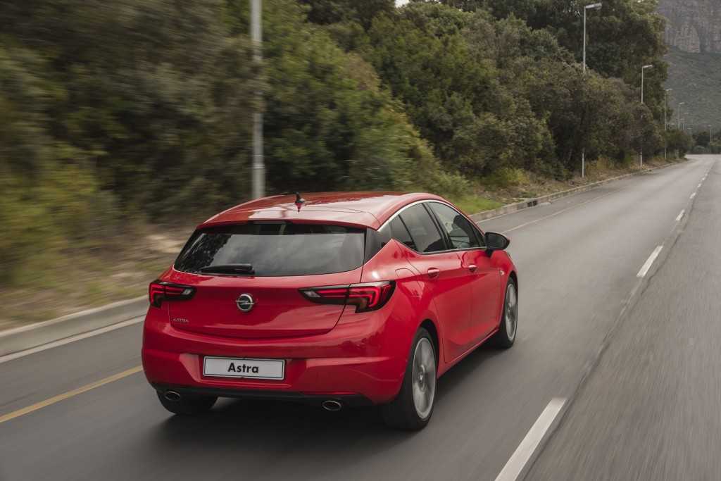 Opel Astra Sport (7)