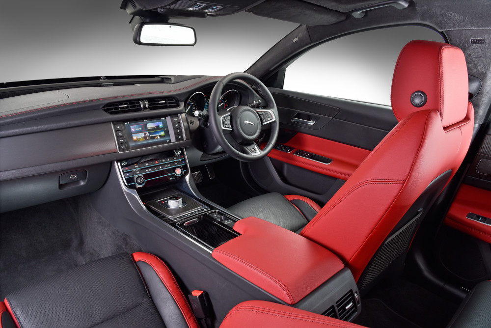 Jaguar XF_024 (1)