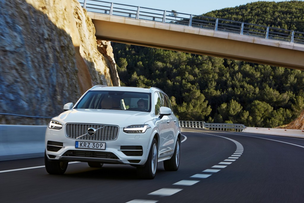 volvo-xc90-t8-twin-engine-01_1800x1800-435548
