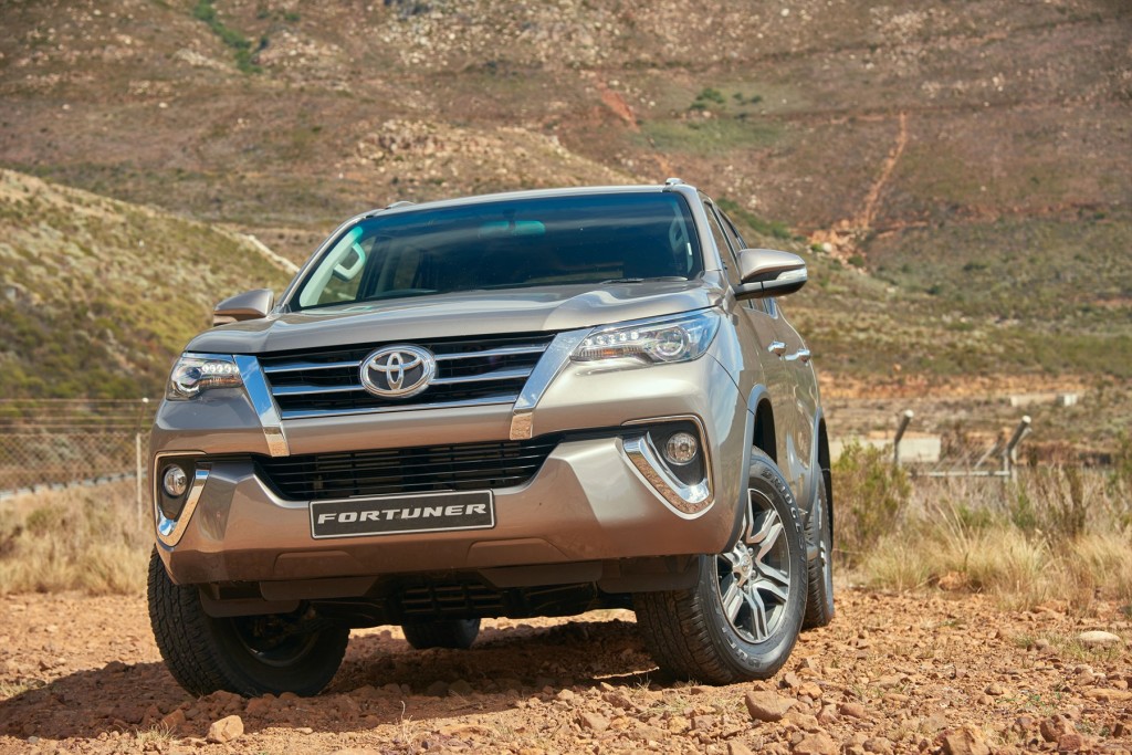 Toyota Fortuner (1)