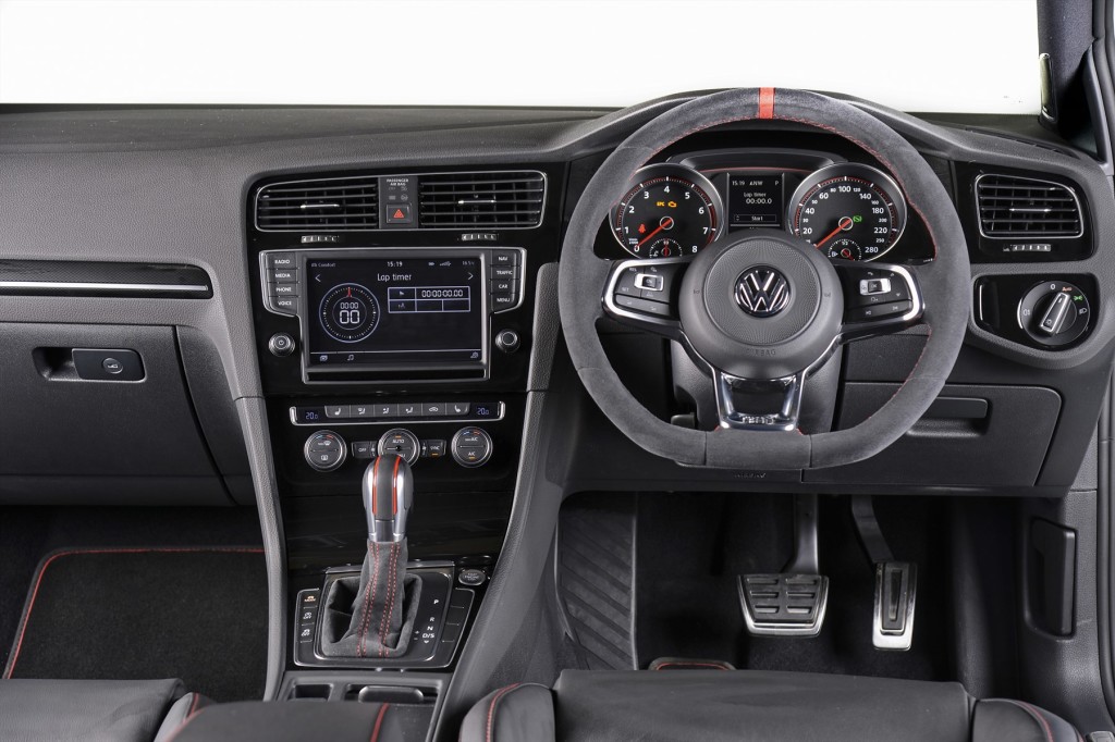 golf-gti-clubsport-interior_001_1800x1800-439686