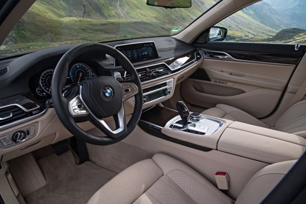p90226946_lowres_bmw-740le-xdrive-ipe