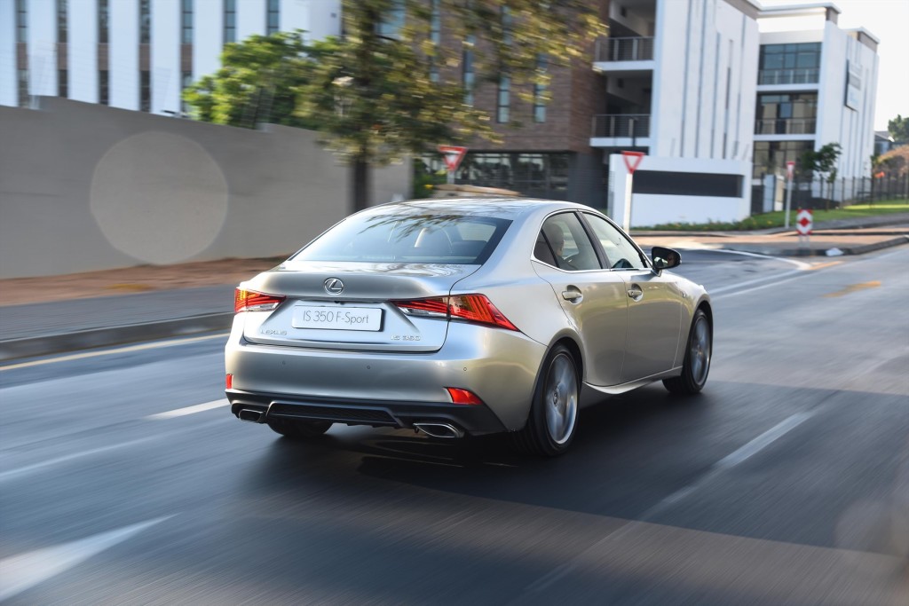lexus-is-in-sa-4
