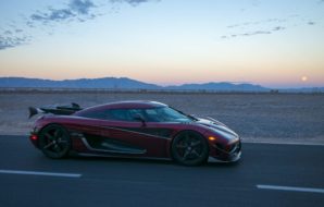 Koenigsegg Agera RS hits 447km/h