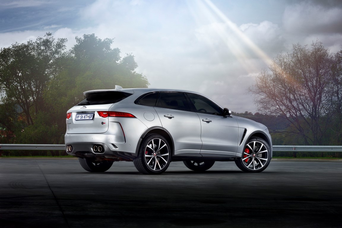 F-Pace SVR 2019 engine